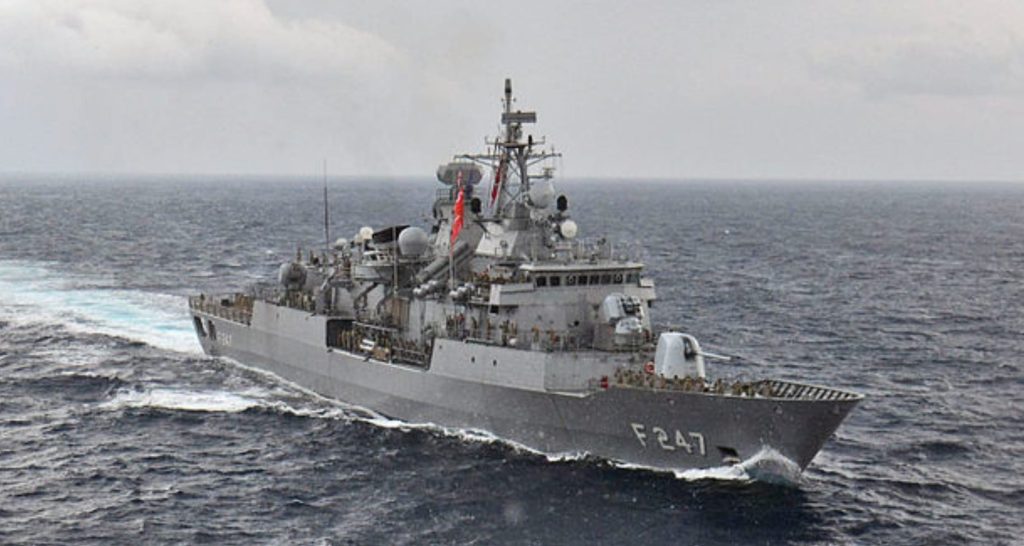 découvrez comment les navires espions russes infiltrent les infrastructures sous-marines, en explorant les tensions géopolitiques et les enjeux de sécurité maritime. plongez dans l'univers fascinant de l'espionnage maritime et les technologies sous-marines avancées.
